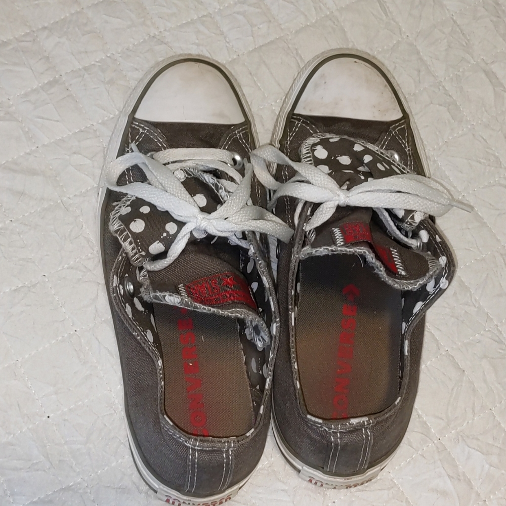 Converse tennis shoes